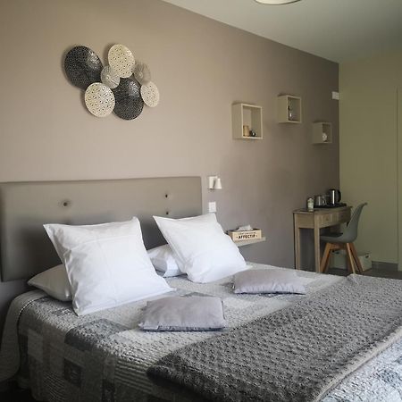 La Sarlamandre, Chambres Et Table D'Hotes Marcillac-Saint-Quentin ภายนอก รูปภาพ