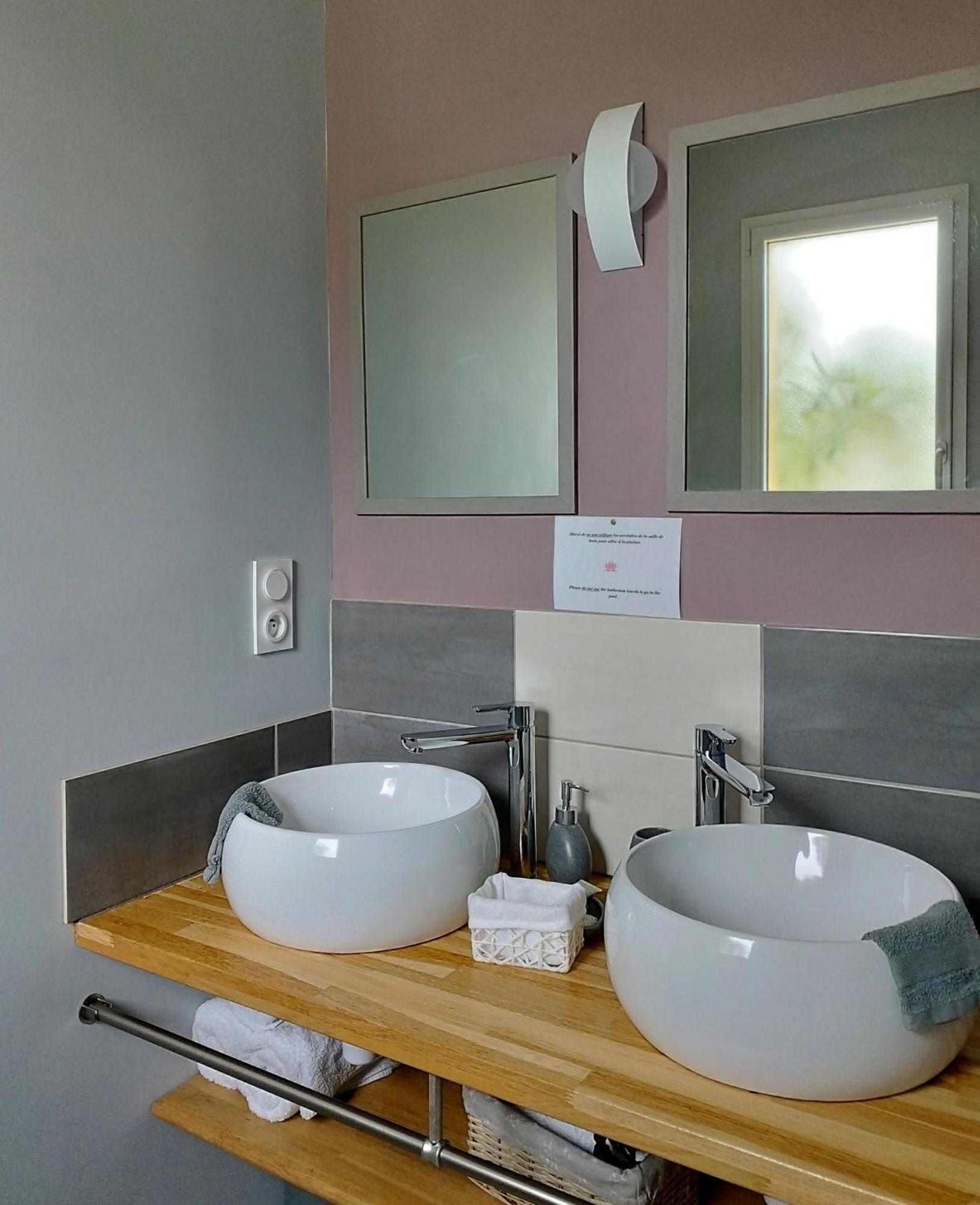 La Sarlamandre, Chambres Et Table D'Hotes Marcillac-Saint-Quentin ภายนอก รูปภาพ
