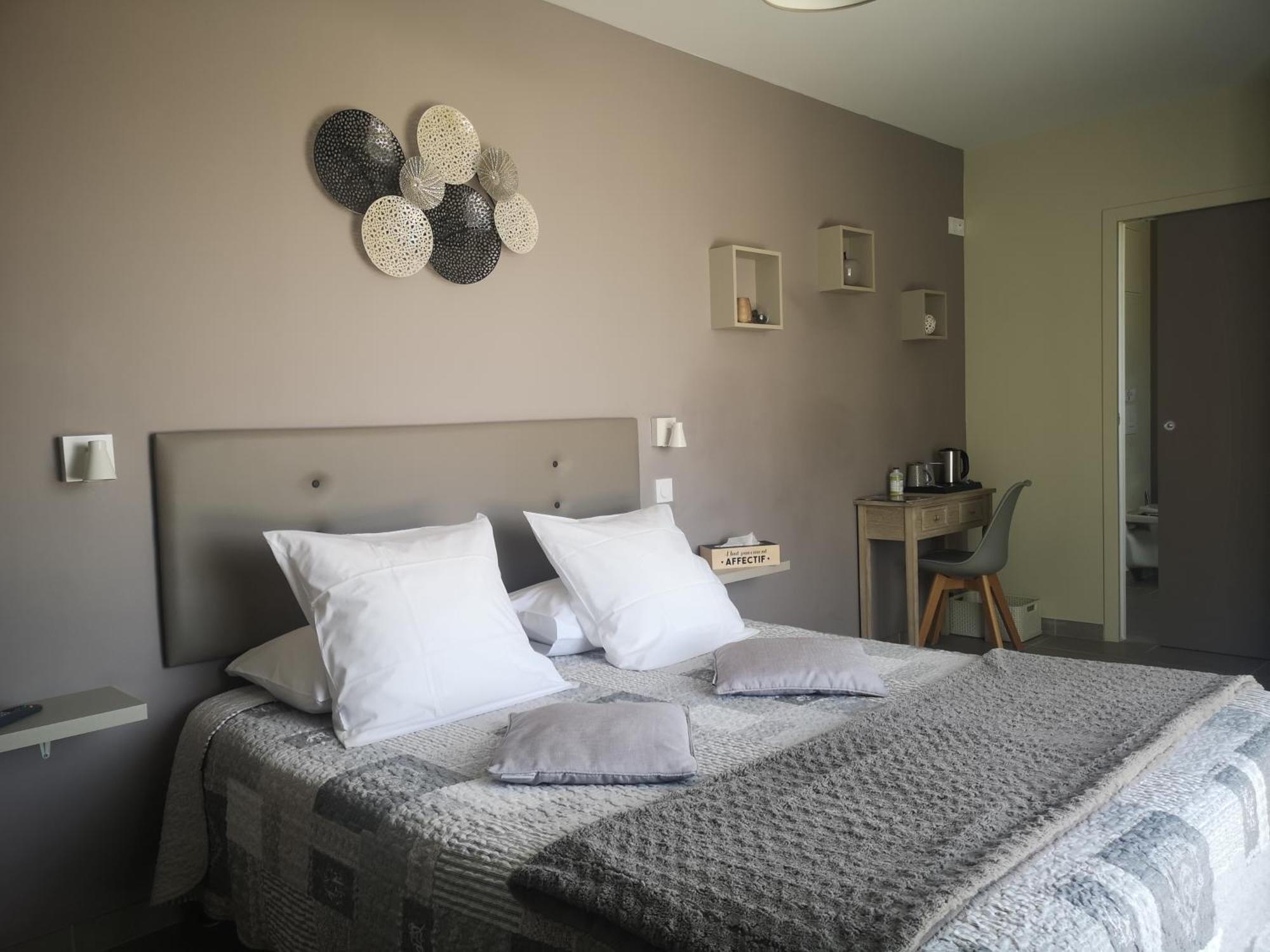 La Sarlamandre, Chambres Et Table D'Hotes Marcillac-Saint-Quentin ภายนอก รูปภาพ