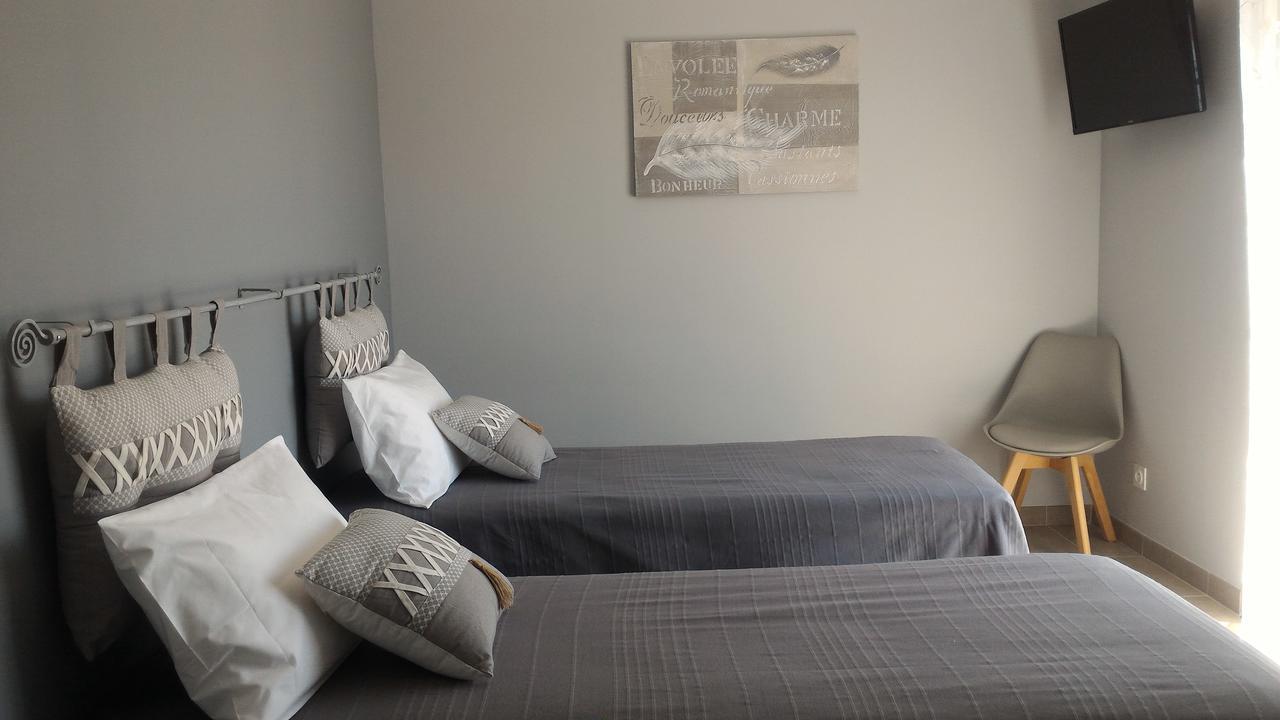 La Sarlamandre, Chambres Et Table D'Hotes Marcillac-Saint-Quentin ภายนอก รูปภาพ