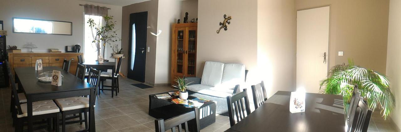 La Sarlamandre, Chambres Et Table D'Hotes Marcillac-Saint-Quentin ภายนอก รูปภาพ